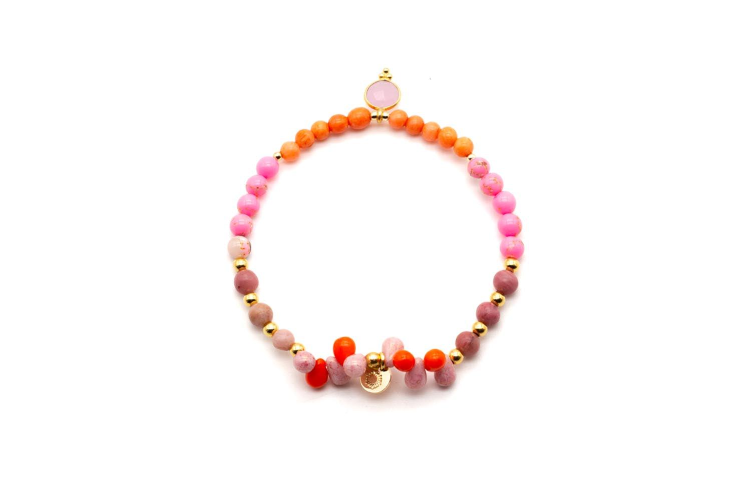 Armband auf Elastikband mit pinken, orangefarbenen und rosafarbenen Perlen, vergoldeten Perlen und rundem Rosenquarz-Anhänger