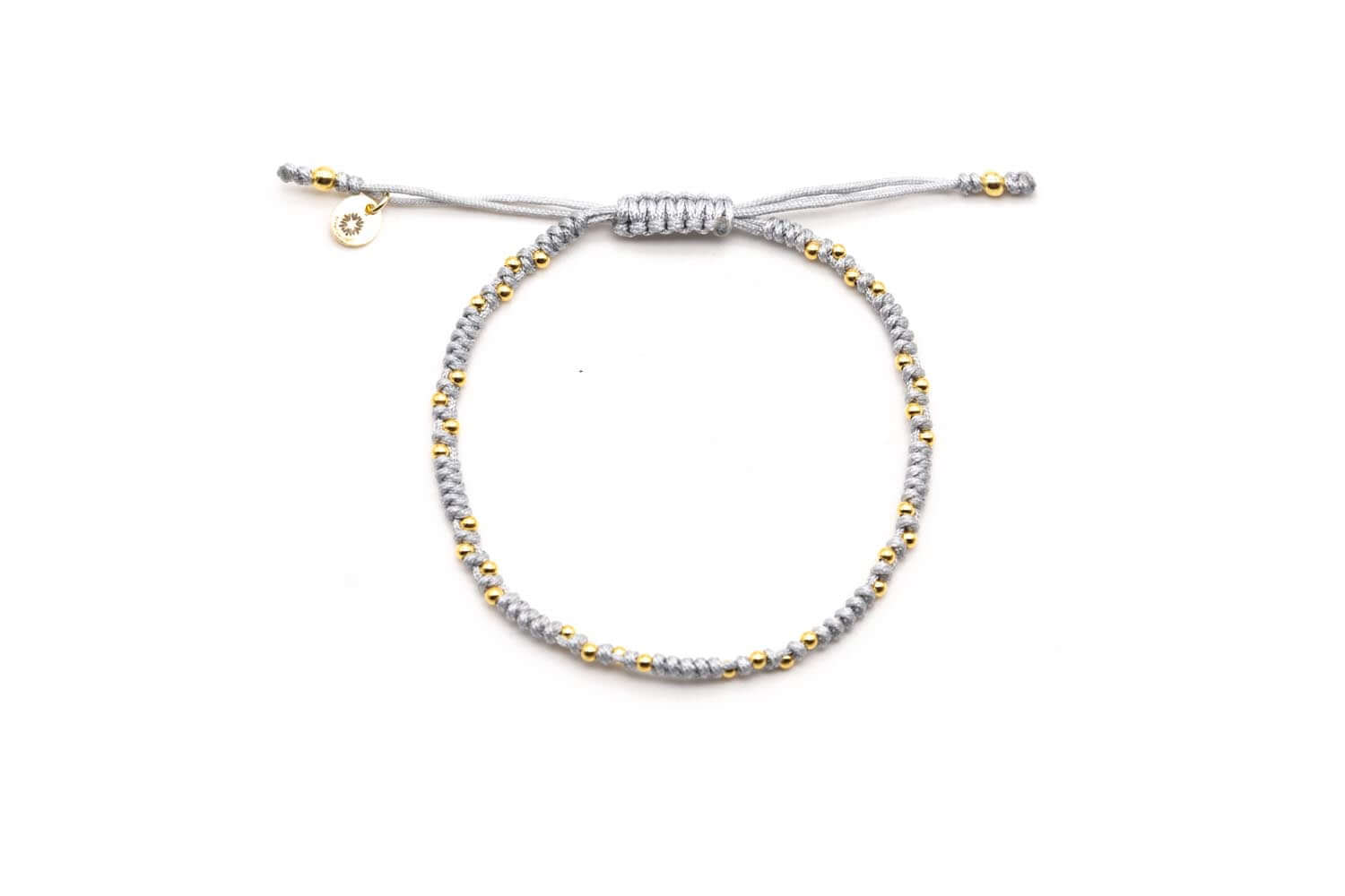 Graues geflochtenes Macramé-Armband mit vergoldeten Perlen und verstellbarem Zugverschluss