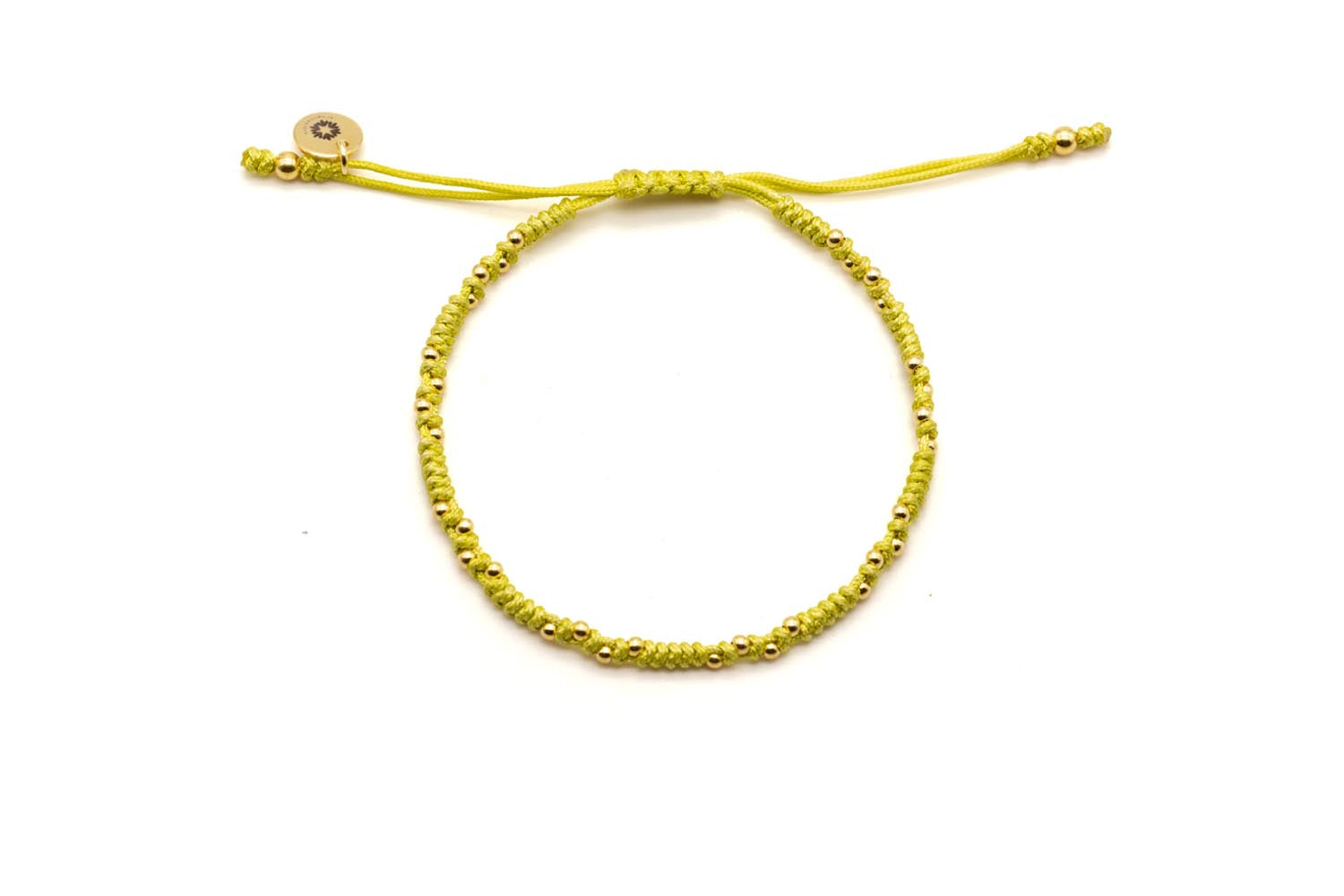 Geflochtenes Macramé-Armband in Limettengelb mit vergoldeten Perlen und Zugverschluss