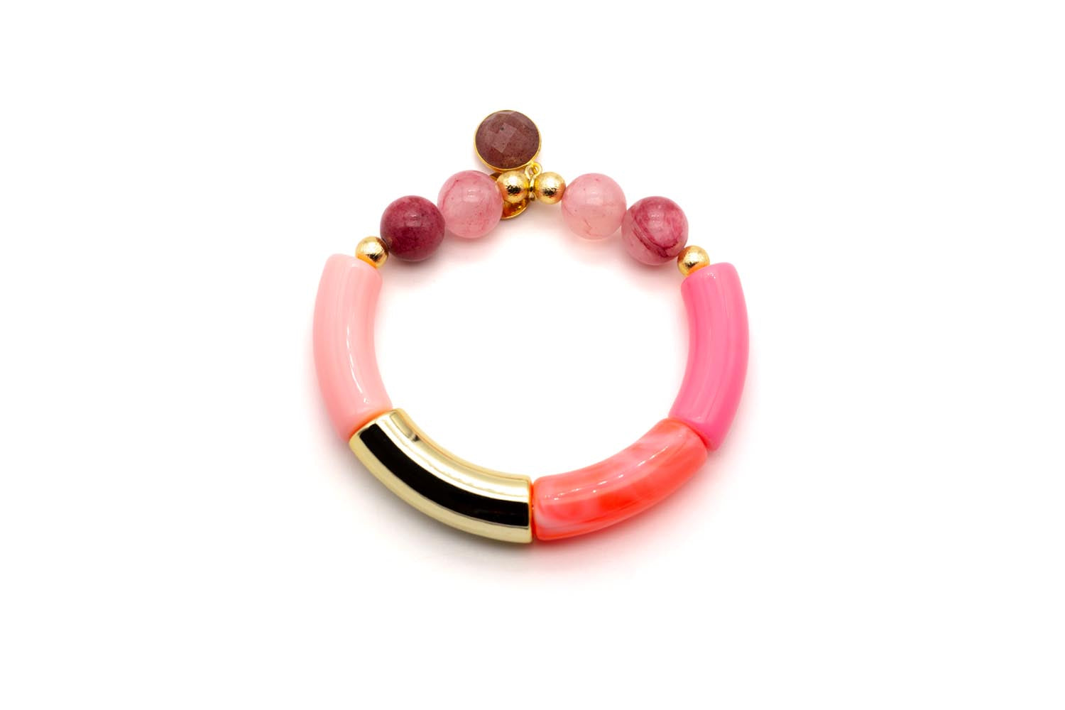 Elastik-Armband mit rosa und pinken Acryl-Röhren, Jade-Edelsteinperlen und rundem vergoldetem Anhänger