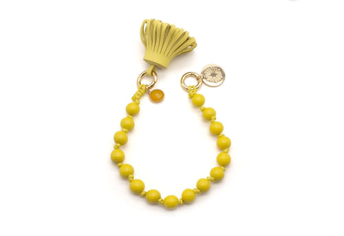 Handykette aus geflochtenem Nylon mit gelben Holzperlen, Leder-Quaste und Chalcedon-Anhänger