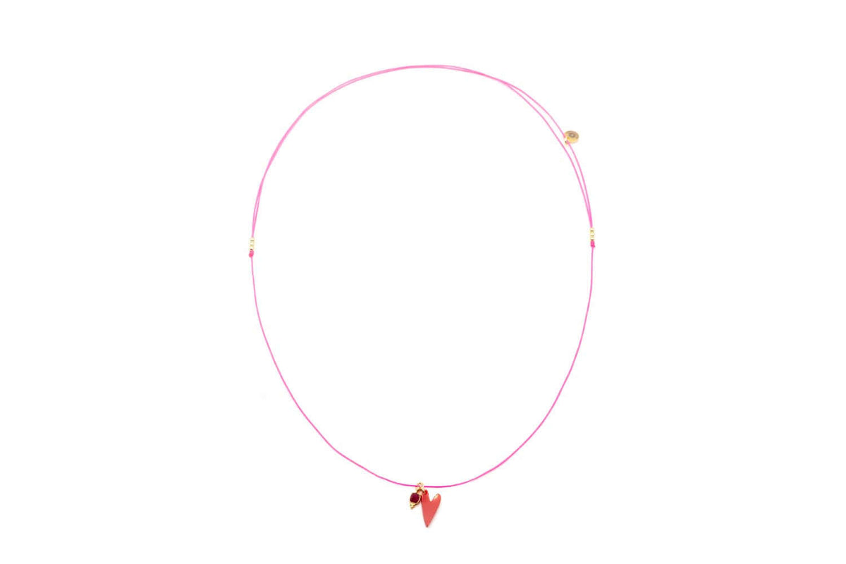 Pinkfarbene Nylon-Choker mit rosa Herz-Anhänger aus Acryl und Rubin-Anhänger