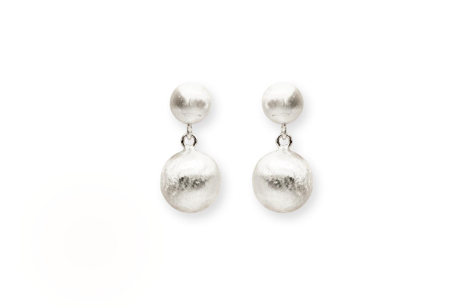 O26 Earring Double Pearl matte