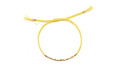 Gelbes geflochtenes Macramé-Armband mit einer Reihe vergoldeter Röhrchen und Zugverschluss
